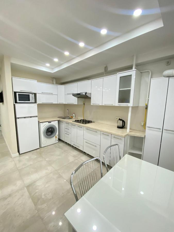 New Lux Apartment In Chişinǎu Buitenkant foto