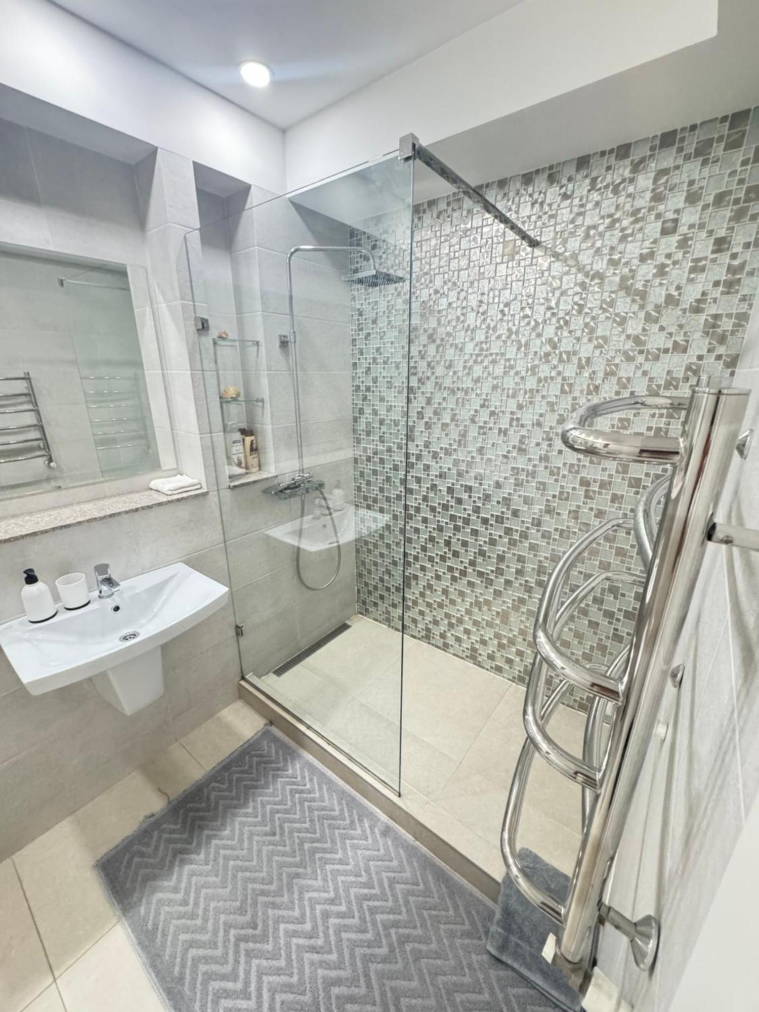 New Lux Apartment In Chişinǎu Buitenkant foto